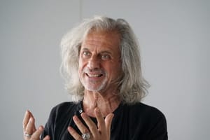Alessandro Bergonzoni. ARRIVANO I DUNQUE. (avannotti, sole blu e la storia della giovane saracinesca) 18 ottobre a SACILE