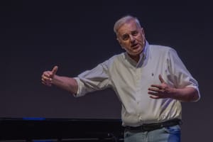 ENRICO BERTOLINO ospite del Circuito ERT per 8 serate da martedì 12 novembre