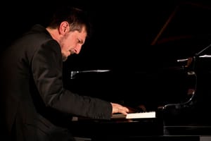 Restiamo Umani: al Palamostre un viaggio unico ed tra musica e parole nel segno della Pace domani 6 dicembre