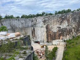 PROGETTO CARSO CREA(T)TIVO 2a edizione SABATO 24 MAGGIO 2025 UN ESCLUSIVO "VIAGGIO" ALLA SCOPERTA DELLA CAVA DI PETROVIZZA (SAGRADO DI SGONICO - TS)