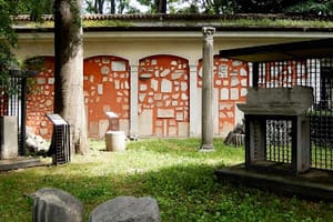 TRIESTE ESTATE 2025 SI ARRICCHISCE DI UNA LOCATION ESCLUSIVA E DI NUOVI FORMAT Gli eventi ai Giardini dei Musei Winckelmann e Sartorio e in piazza Verdi – tutti gratuiti – in programma da martedì 15 a giovedì 17 luglio