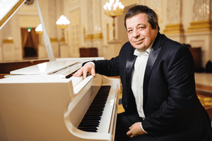 Da ven. 8 a dom. 10 agosto atteso l'artista del popolo di Ucraina, il pianista Alexey Botvinov, tra i massimi interpreti di Rachmaninov