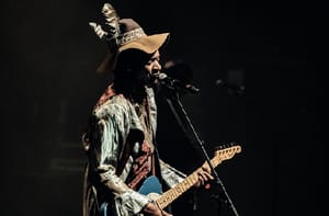 FANTASTIC NEGRITO giovedì 7 agosto in concerto a Trieste chiude la rassegna musicale estiva al Castello di San Giusto