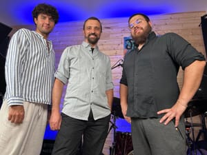 DOMANI, Venerdì 19 settembre, alle 19 alla Tenuta Villanova di Farra d'Isonzo: prima presentazione di "Arabesques" del Riccardo Chiarion Trio - Ingresso libero e degustazione