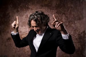 GORAN BREGOVIĆ riceve il Premio Tenco alla carriera e annuncia il ritorno nei principali teatri: il 20 aprile 2026 al Politeama Rossetti a Trieste
