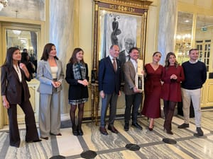 "Parthenope Syreni": a Napoli il finissage della mostra di Domenico Sepe nel segno di Francesco Avallone e del Grand Hotel Parker's