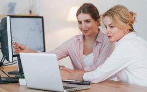 Monitorare la parità attraverso i dati: l’Index Women in Digital 2025 svela il percorso digitale delle donne in Europa