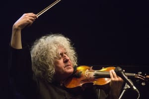 ANGELO BRANDUARDI TORNA CON IL NUOVO CAPITOLO DI “FUTURO ANTICO”  DEDICATO A FERRARA IN CONCERTO L' 11 DICEMBRE 2025 Teatro Comunale Claudio Abbado