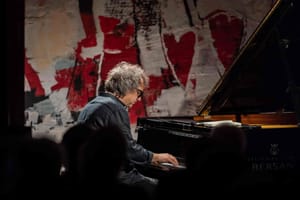 CHRISTMAS IN ATELIER - Remo Anzovino incontra il suo pubblico dal 7 al 9 dicembre nell'Atelier di Giorgio Celiberti, in 5 esclusivi appuntamenti tra musica e parole