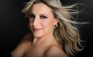 TEATRO COMUNALE ADRIA(RO), KATIA FOLLESA IN SCENA IL 13 MARZO CON “NO VABBÈ MI ADORO”