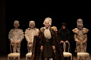 TEATRO COMUNALE DI CORMONS ‘Amadeus’ con Bruni, un’opera teatrale maestosa coi costumi di Marras La prima regionale il 18 febbraio