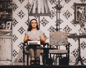 Sabato 7 febbraio alle 20.45, al Teatro della Corte di Osoppo per la stagione di Anà-Thema Teatro AMORE, MATRIMONIO E IRONIA FEROCE