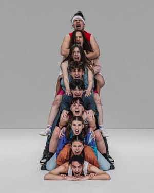 <Age> di Francesca Pennini: un'indagine innovativa sull'adolescenza