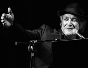 IL CANTAUTORE MIMMO LOCASCIULLI FESTEGGIA LE NOZZE D’ORO CON LA MUSICA A PALMANOVA (UD) CON IL FESTIVAL FRATTEMPI/5 Venerdì 27 marzo Teatro “Gustavo Modena”