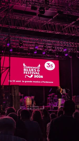 Earth, Wind & Fire Experience: un’esplosione di energia travolge Pordenone