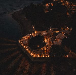 Ferragosto al Parco Caravella: cinema sotto le stelle per i bambini e poi tanta musica per i giovani al Base Club Experience