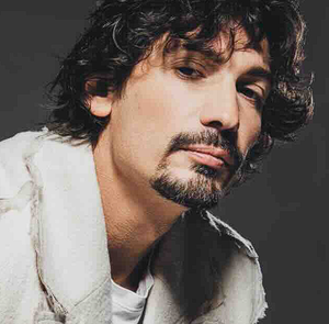 Martedì 11 agosto, a San Vito al Tagliamento, il cantautore Pierdavide Carone in un concerto omaggio a Lucio Dalla (in piazzetta Stadtlohn anzichè in Piazza del Popolo)