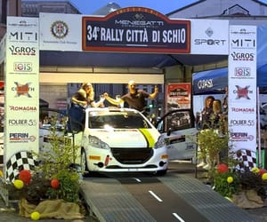 DAVIDE GRAPUTTI E FRANCESCA COLLAVINO FESTEGGIANO LA VITTORIA DELLA COPPA RALLY 4A ZONA DI CLASSE RALLY4/R2