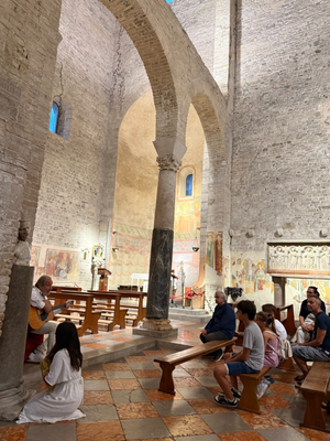 "ANCHE LE STATUE PARLANO": VENZONE E AQUILEIA DUE VISITE TEATRALIZZATE TRA