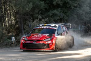Rally Sardegna, sabato di emozioni: Solberg al comando, domani la giornata decisiva per il mondiale