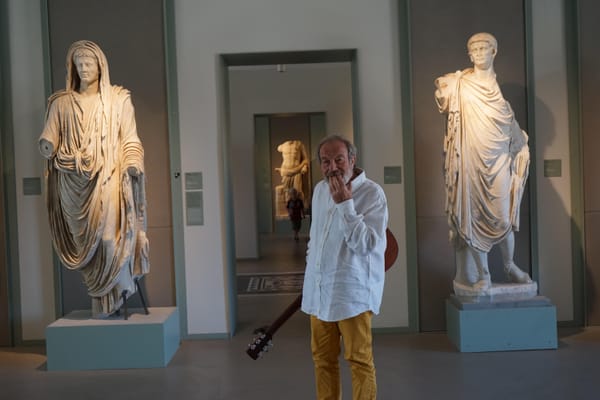 A.C. CulturArti e Comune di Pordenone presentano ANCHE LE STATUE PARLANO – IL LIBRO Giovedì 13 novembre . Ore 18:00 Sala Conferenze del Museo Archeologico, Bastia di Torre Via Vittorio Veneto 21, PORDENONE