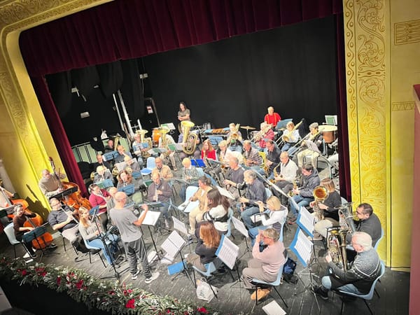 Domenica 8 febbraio doppio appuntamento al teatro Miela all'interno della rassegna ”Note in Caffè" per lo spettacolo dell'Orchestra a Fiati Città di Muggia "Amici della Musica"