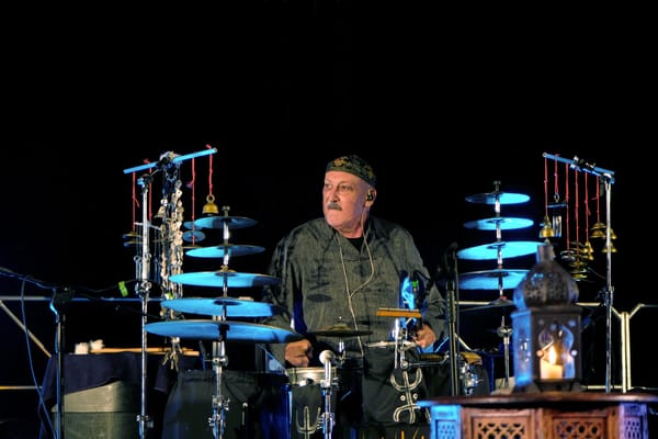 U.T. GANDHI mercoledì a GEMONA con MUSIC FOR THE WORLD assieme agli ARCHI della NAONIS diretti da VALTER SIVILOTTI