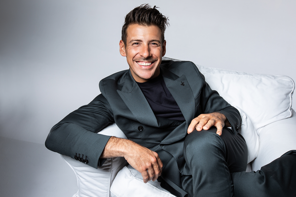 FRANCESCO GABBANI  il 20 luglio Il cantautore è il secondo grande ospite del festival Suoni di mare a Bibione
