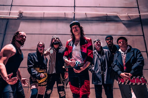 GOGOL BORDELLO annunciano il tour estivo con un'unica data in Italia: l'11 agosto 2026 al Castello di San Giusto a Trieste