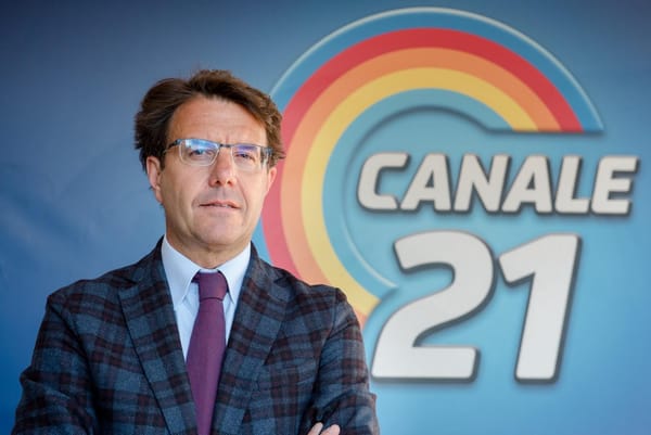 “Dietro lo schermo, dentro la città” La 50&Più celebra i 50 anni di Canale 21 e premia l’editore Paolo Torino mercoledì 22 aprile