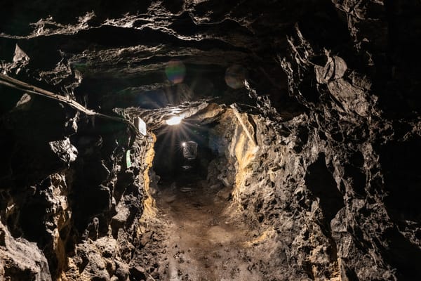 Friuli Venezia Giulia “underground”: un viaggio tra grotte, miniere e leggende che riaffiorano dalle profondità della terra
