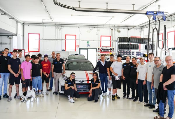 Toyota Gazoo Racing Italy apre le porte della sua struttura ai giovani: gli studenti Enaip di Lecco alla scoperta del reparto corse di Toyota Motor Italia.