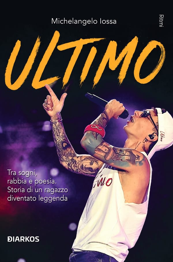 ULTIMO: la biografia del cantautore vola nella Top 10 dei bestseller di Amazon e conquista tre importanti classifiche